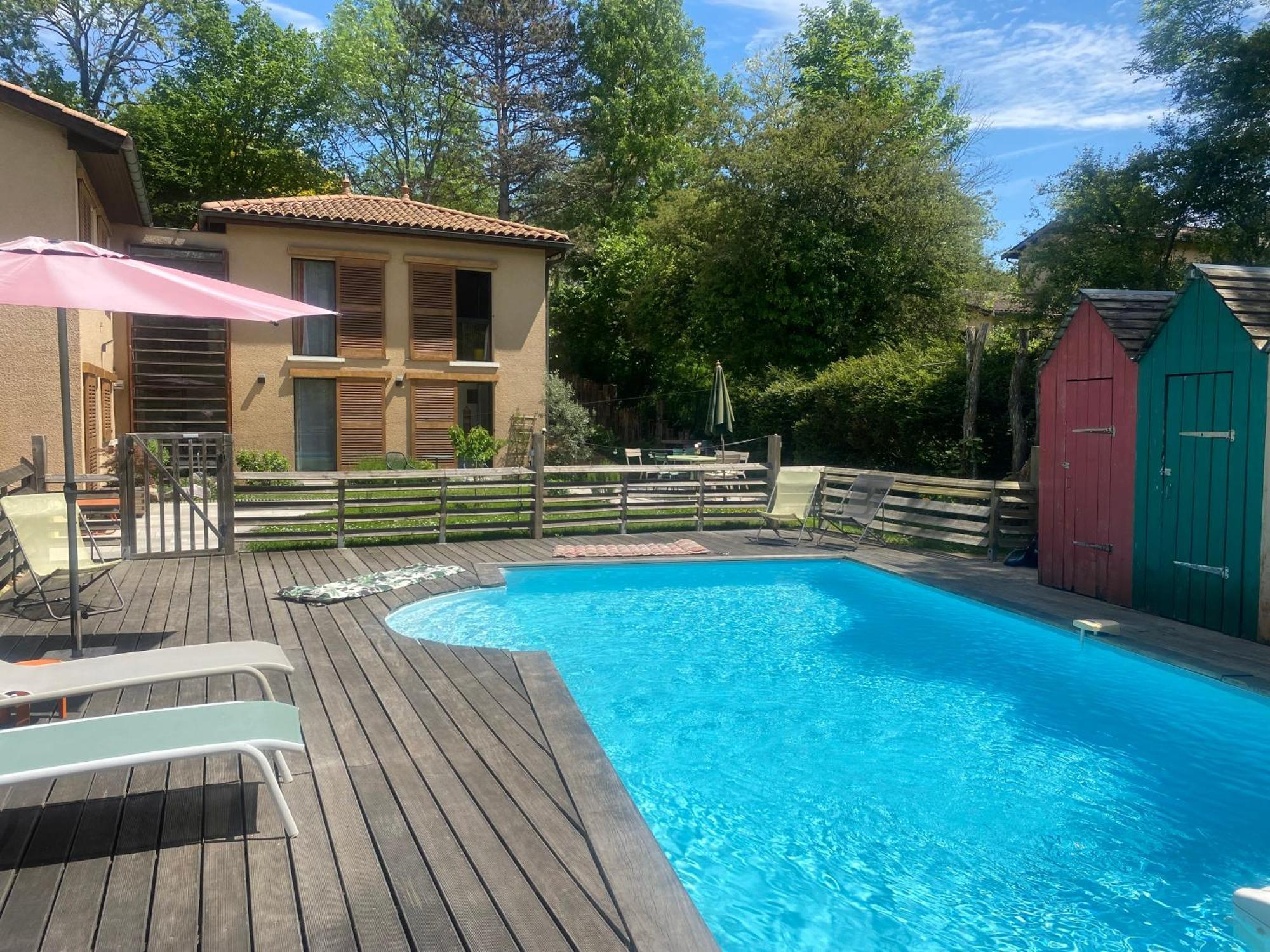 Les Cabanons Bed & Breakfast Dardilly Exterior photo